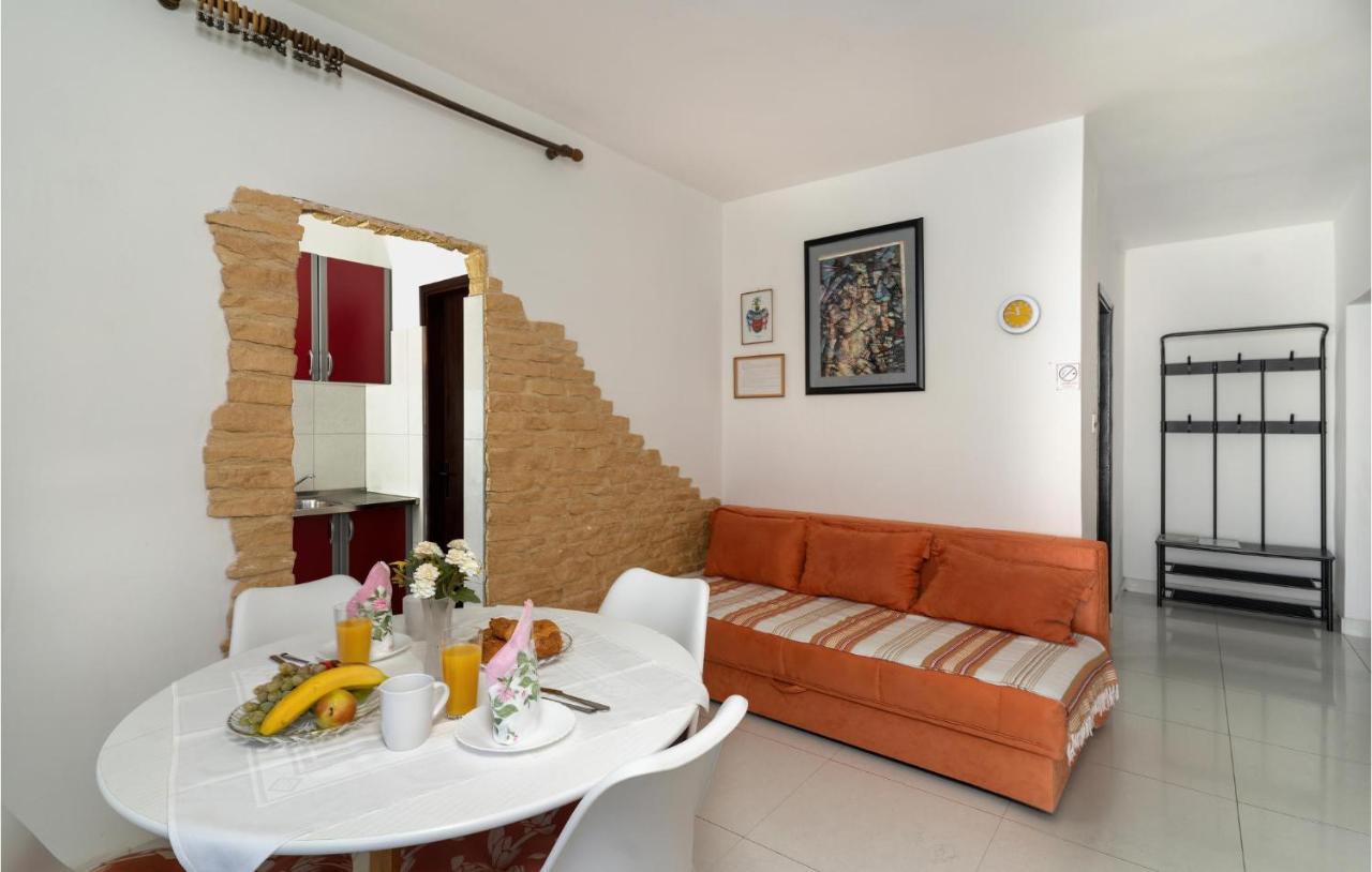 Cozy Apartment In Krk With Kitchen Krk Town Zewnętrze zdjęcie
