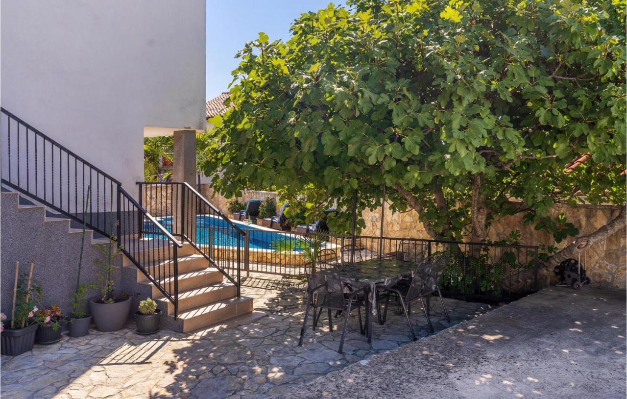 Cozy Apartment In Krk With Kitchen Krk Town Zewnętrze zdjęcie